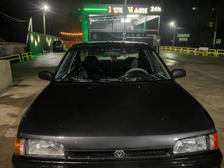 Mazda 323 foto 8