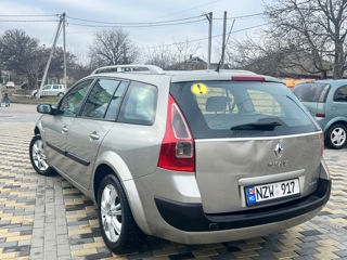 Renault Megane foto 3