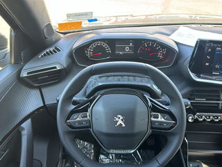 Peugeot 2008 foto 8