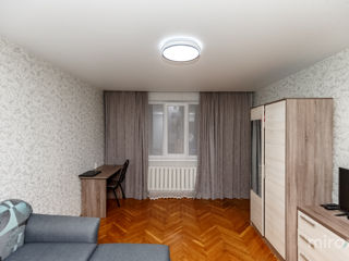 Apartament cu 2 camere, 45 m², Centru, Chișinău foto 2