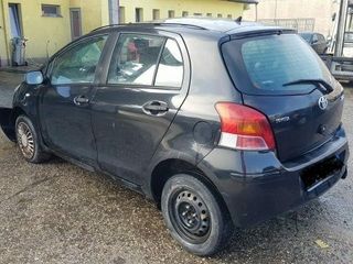 Toyota Yaris foto 2