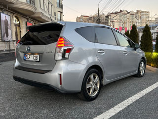 Toyota Prius + foto 6