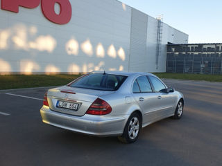 Mercedes E-Class foto 4