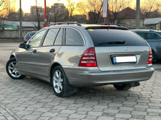 Mercedes C-Class foto 5