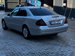 Mercedes E-Class foto 4