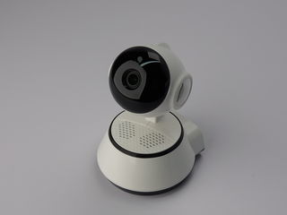 Wi-Fi камера видеонаблюдения V380 для помещения с управлением со смартфона с бесплатной доставкой