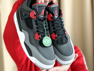 Nike Air Jordan 4 Retro Black/Grey/Red foto 3