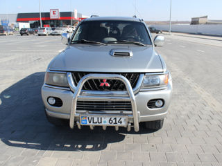 Mitsubishi Pajero Sport foto 3