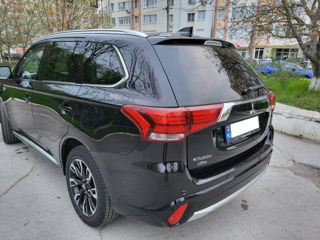 Mitsubishi Outlander foto 5