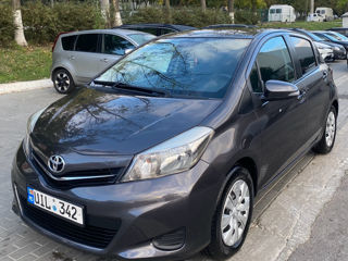 Toyota Yaris foto 2