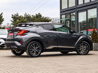 Toyota C-HR foto 2