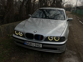 BMW 5 Series foto 2