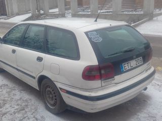 volvo v40 1.9 turbo-dizel.  numa piese...