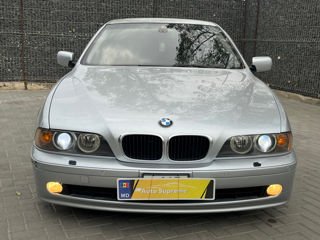 BMW 5 Series foto 3