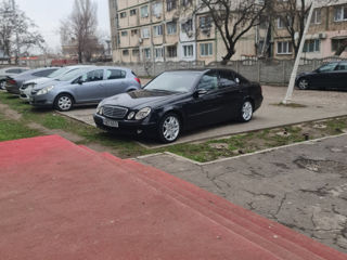 Mercedes E-Class foto 2