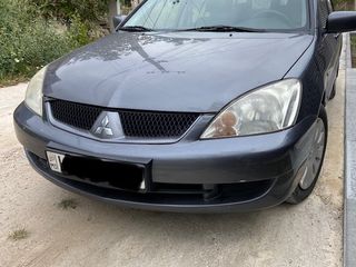 Mitsubishi Lancer foto 1