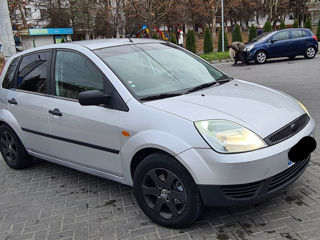 Ford Fiesta foto 3