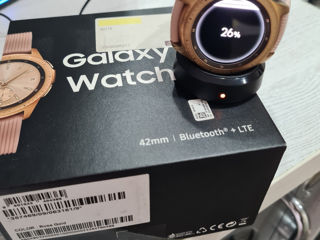 Se vinde ceas inteligent Samsung Galaxy Watch 42mm Gold