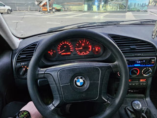 BMW 3 Series foto 2