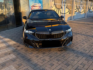 BMW 5 Series foto 4