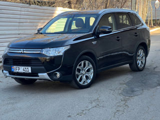 Mitsubishi Outlander foto 2