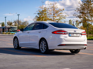 Ford Fusion foto 4