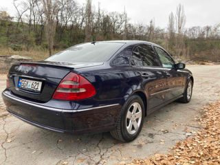 Mercedes E-Class foto 2