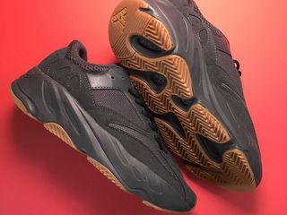 Adidas Yeezy Boost 700 Unisex foto 4