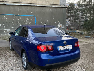 Volkswagen Jetta foto 4