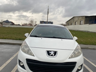 Peugeot 207 foto 1