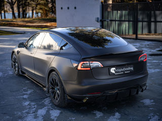 Tesla Model 3 foto 2