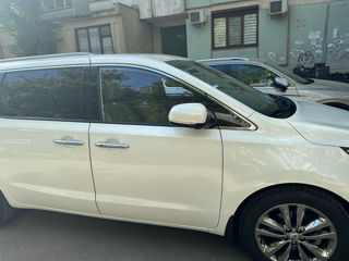 KIA Carnival foto 3