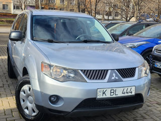 Mitsubishi Outlander foto 2