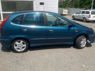 Nissan Almera Tino foto 4