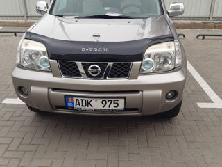 Nissan X-Trail foto 1