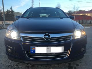 Opel Astra foto 1