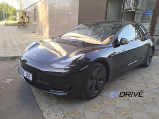 Tesla Model 3 foto 2