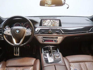 BMW 7 Series foto 4