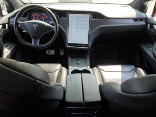 Tesla Model X foto 7