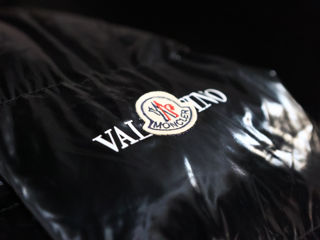 Moncler x Valentino puffer foto 4