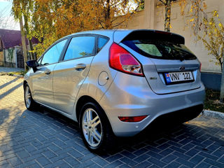 Ford Fiesta foto 5