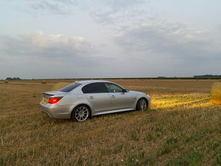 BMW 5 Series foto 7