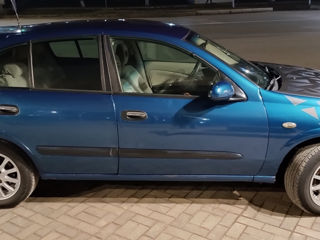 Nissan Almera foto 7