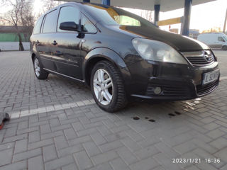 Opel Zafira foto 2