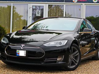 Tesla Model S foto 2