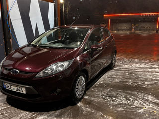 Ford Fiesta foto 5