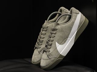 blazer low big swoosh