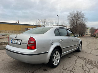 Skoda Superb foto 4