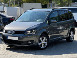 Volkswagen Touran foto 1