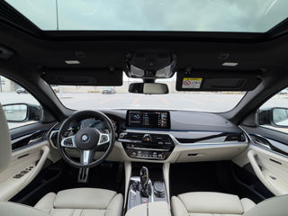 BMW 5 Series foto 12